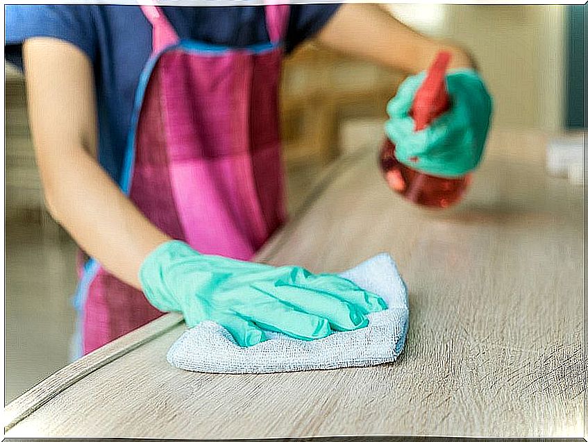 Cleaning wooden furniture