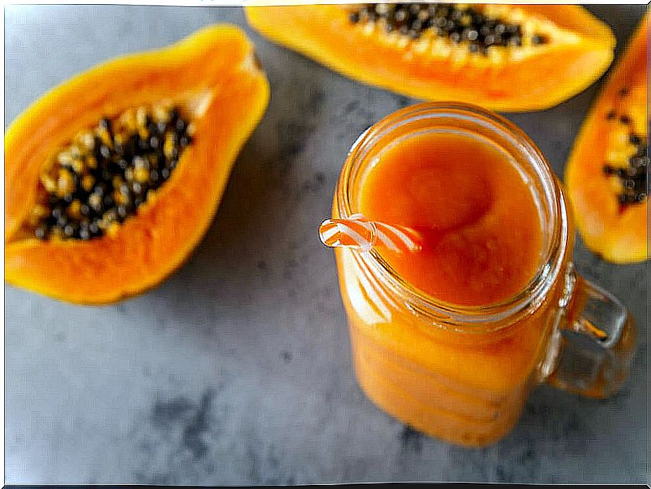 Papaya, pineapple and banana smoothie