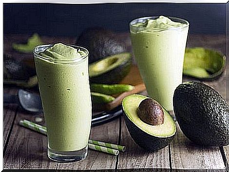 Yogurt and avocado smoothie to improve athletic performance