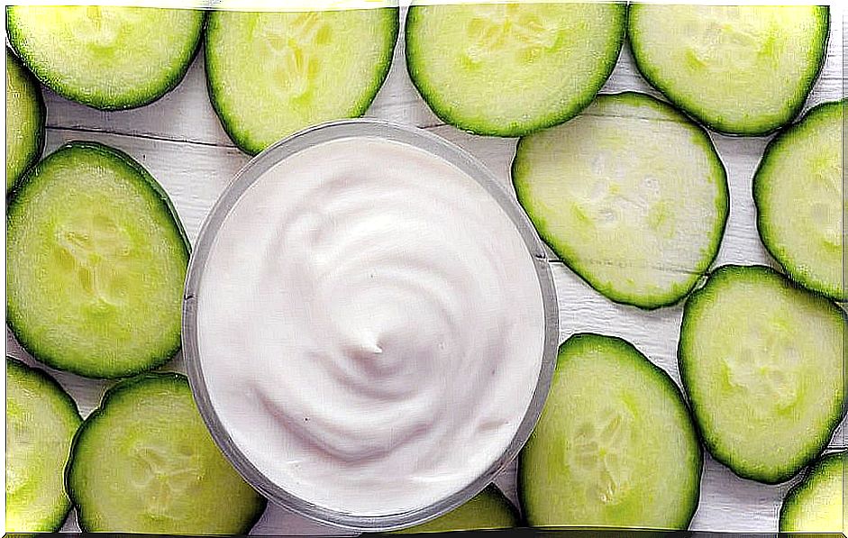 Cucumber mask for blackheads