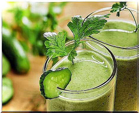 Cucumber Celery and Apple Smoothie