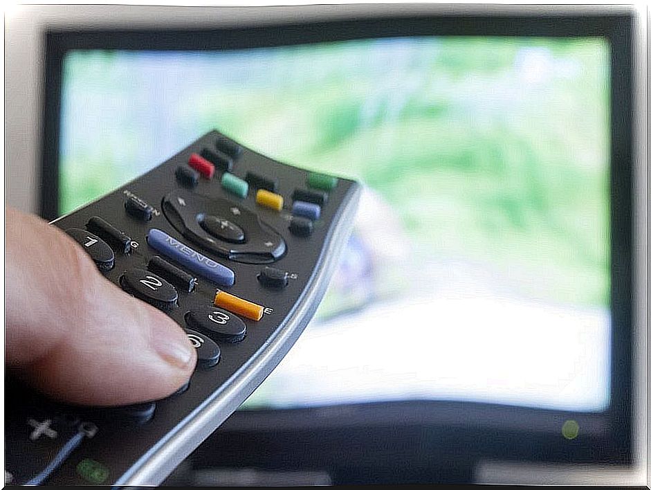 How many hours of television are harmful to health?