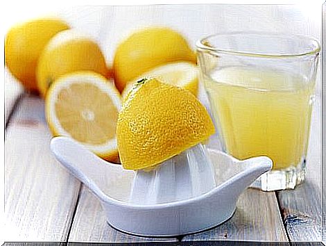 Lemon juice for headaches