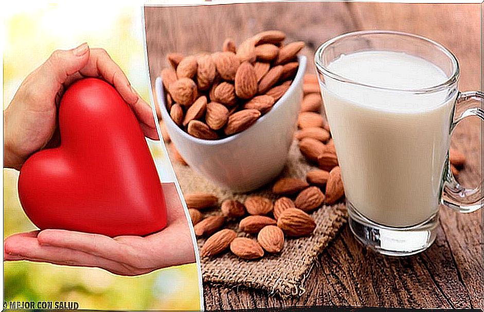 How to prepare homemade almond milk