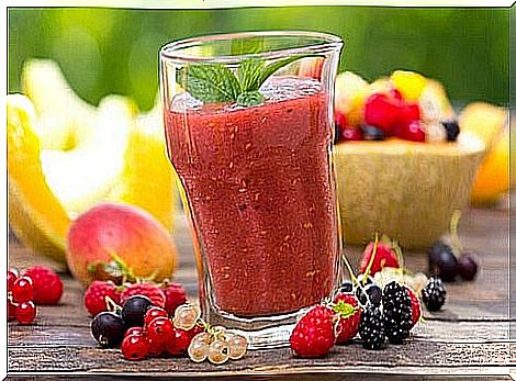 Red fruit smoothie